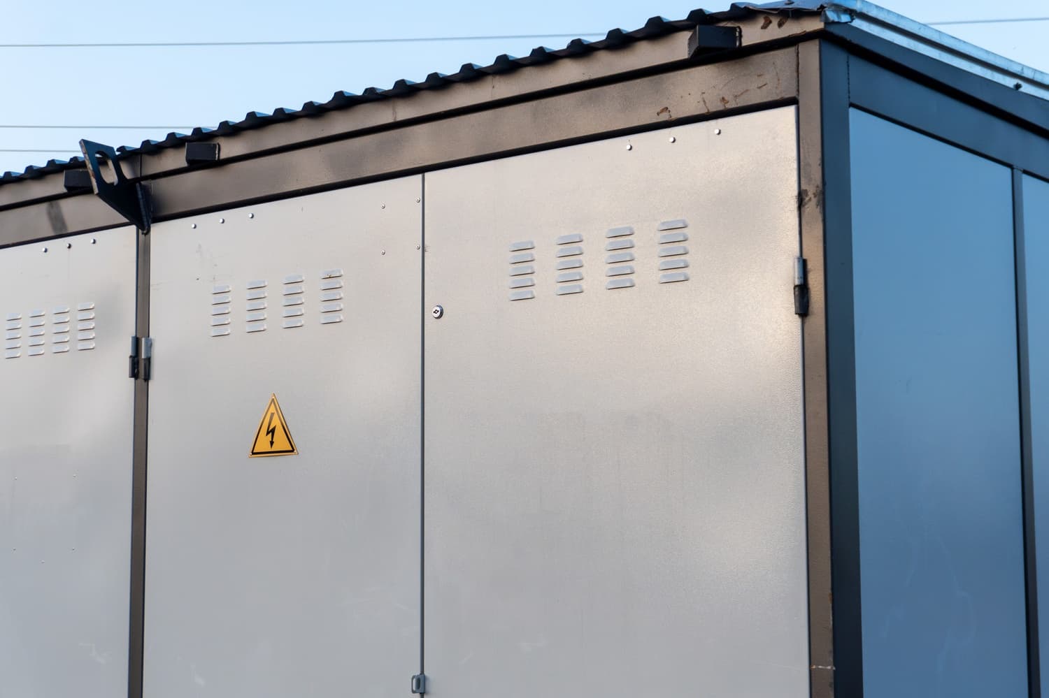 Home battery storage unit